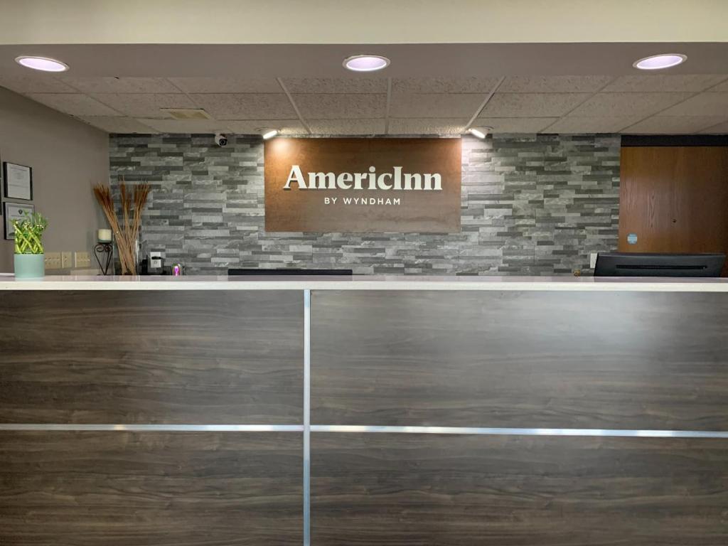Americinn By Wyndham Stuart Екстериор снимка
